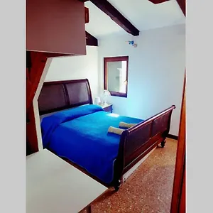 Large 3 Flat Rialto , Venice Italy